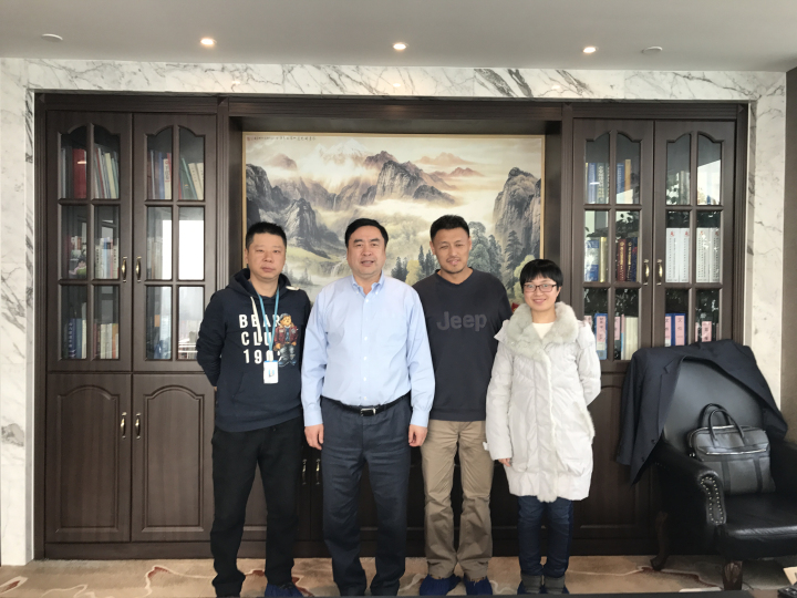 6-趙振元同志和新疆分院張松濤、總包公司房弢、潘柯樾親切合影.jpg